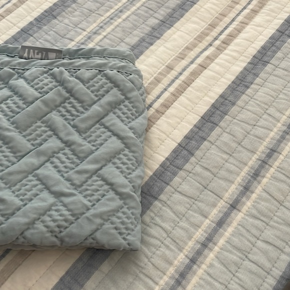 Pillow Shams - Picture 4 of 4